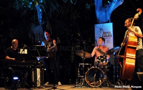 Marina del Este acoge un concierto de jazz en sus instalaciones