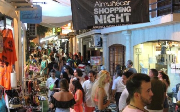 Almuñécar animará ese sábado su comercio con la celebración de la segunda Shopping Night