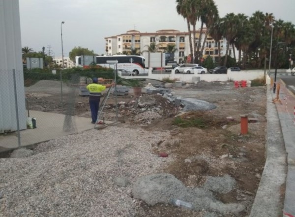 Almuñécar acondiciona una parcela para depositar vehículos retirados de la vía Pública