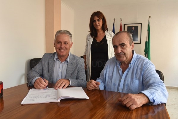 Diputación invierte 77.000 euros en el asfaltado de las principales calles del casco urbano de Molvízar