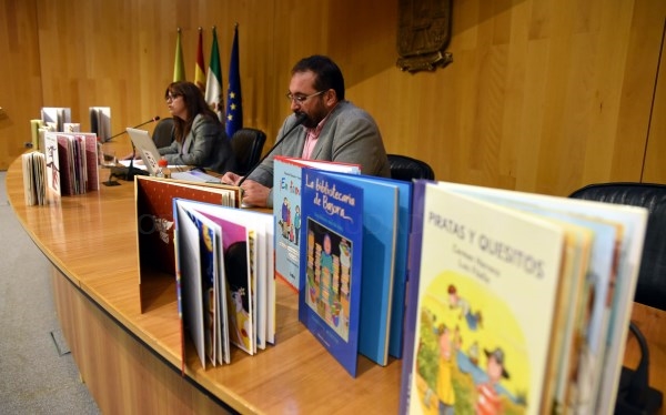 40 municipios de la provincia reciben un lote de libros infantiles y juveniles a través del proyecto “Leo en Violeta”