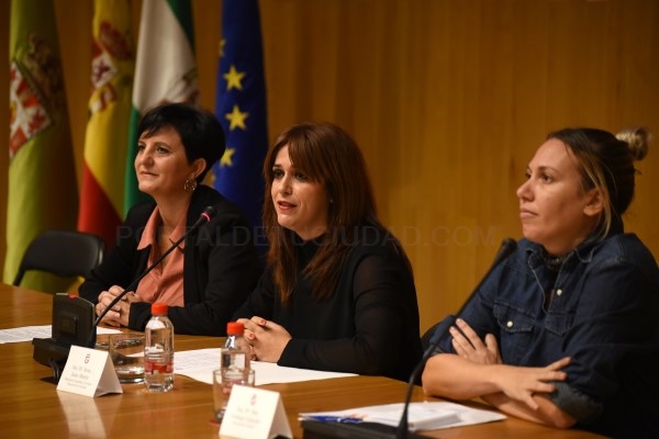 Un vídeo colaborativo de Diputación realizado por mujeres aborda la falta de presencia femenina en los espacios de poder