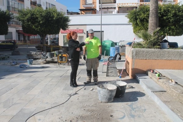 COMIENZAN LOS TRABAJOS DE MEJORA DE LA PLAZA DEL AYUNTAMIENTO