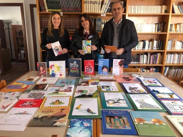 “La Mochila Violeta” llega cargada de libros a las bibliotecas de 40 municipios de la provincia