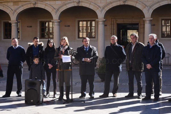 Vecinos de Guadix se concentran para recordar a Pilar Cabrerizo, víctima de la violencia de género
