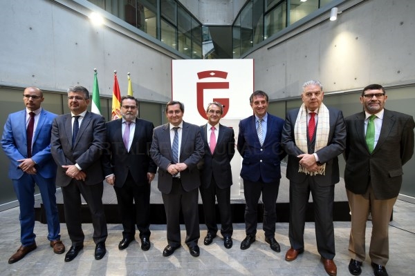 28 ayuntamientos se han adherido ya al protocolo de Diputación y la Rural para acabar con la exclusión financiera