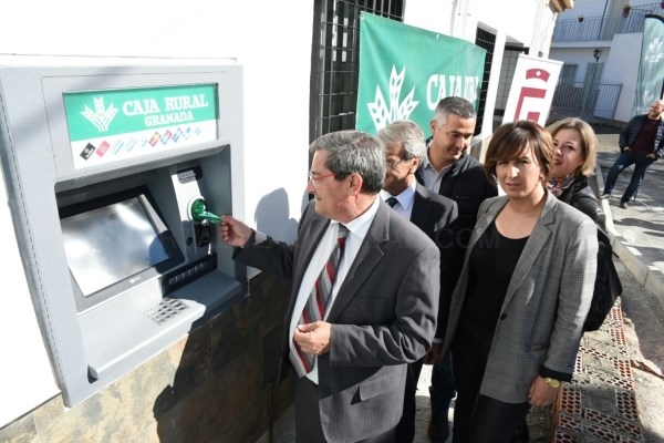 La población de Bácor-Olivar dispone de servicios bancarios por primera en su historia