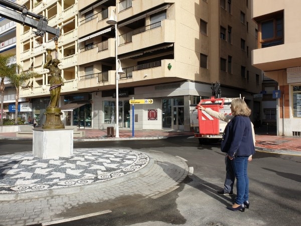 La ninfa vuelve al paseo del Altillo varias décadas después