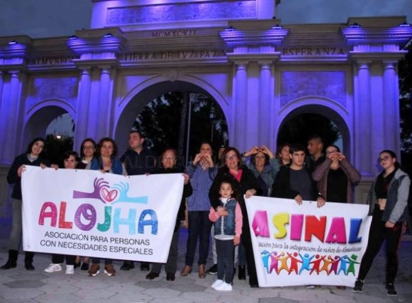 Almuñécar cede a las asociaciones ASINAL y ALOJHA un local municipal para desarrollar las actividades de ambos colectivos