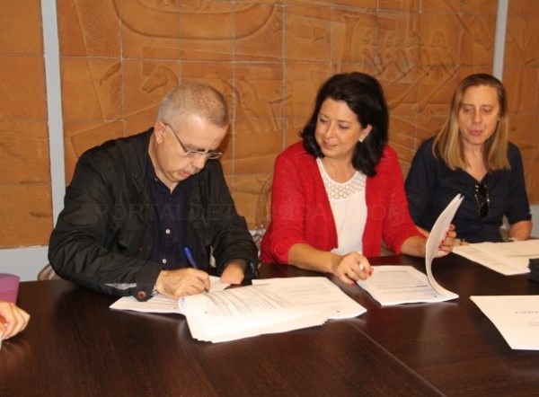 La empresa El Saliente será la encargada en los próximos años de la gestión de los Centros Infantiles de Almuñécar y La Herradura