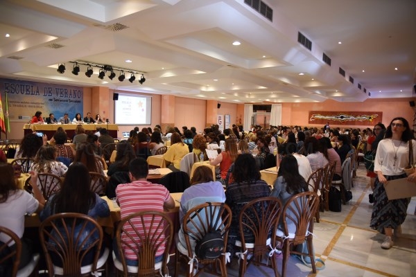 La Escuela de Verano de Diputación prepara una programación dedicada a la atención personal y comunitaria de proximidad