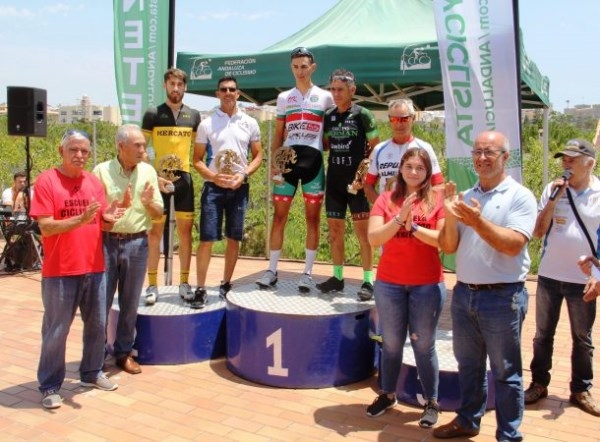 Sergio Estévez y María de los Ángeles Medina ganan la XXX Carrera Almuñécar Cota 1200 Memorial Miguel Ángel Almendros