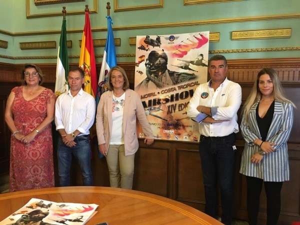 El  XIV Festival Aéreo internacional  de Motril espera batir su récord  de espectadores el próximo domingo