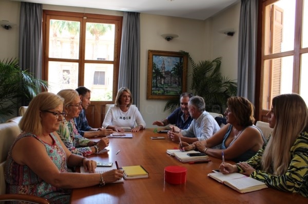 El Ayuntamiento pondrá en marcha aparcamientos complementarios en las playas de Motril