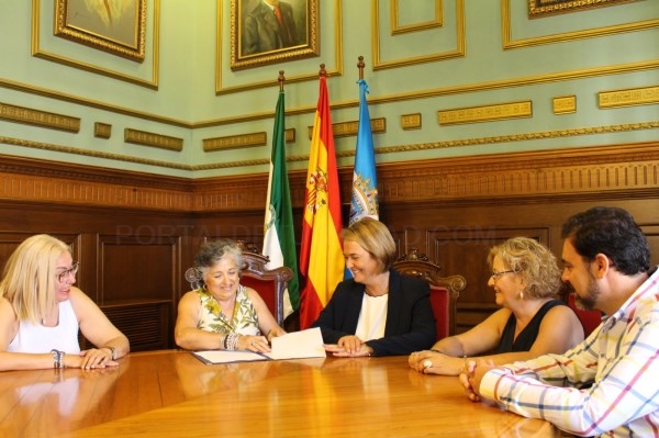 El Ayuntamiento de Motril firma el compromiso con la Asociación de Vecinos de San Antonio sobre la construcción del nuevo Centro Cívico