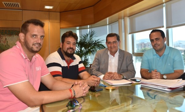 El presidente de la Diputación recibe al medallista olímpico Antonio Bailón