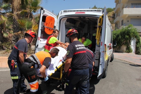 Los servicios de emergencia de Almuñécar dan una respuesta “excelente” en un simulacro de ahogamiento