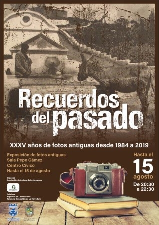 El Centro Cívico de La Herradura presenta la exposición fotos antiguas “Recuerdos del pasado”