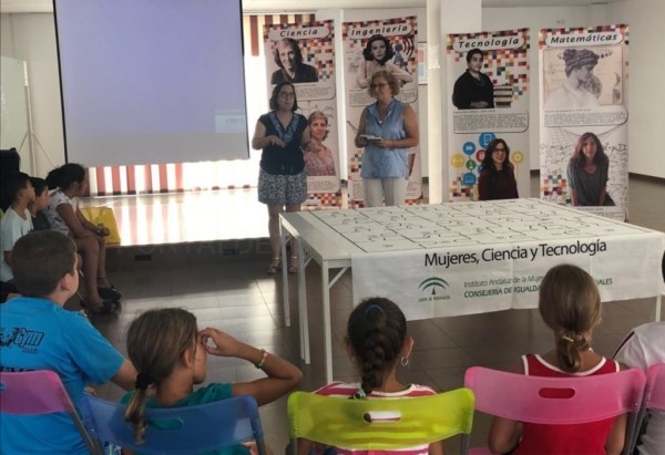 El área de Igualdad y el Instituto Andaluz de la Mujer resaltan en Motril el papel de la mujer en la Ciencia