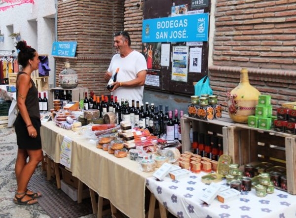 El comercio de La Herradura salió a la calle para promocionar sus establecimientos y productos