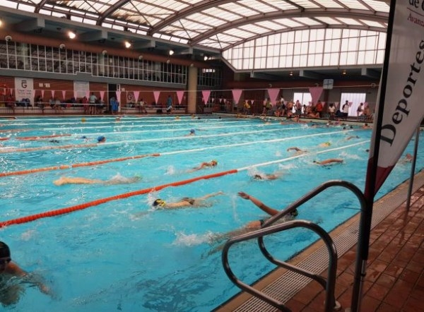 La Piscina Cubierta Municipal de Almuñécar abre la campaña cursos de natación una nueva temporada