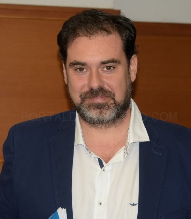 El concejal de Hacienda del Consistorio motrileño renuncia para dedicarse  en exclusiva a su carrera profesional