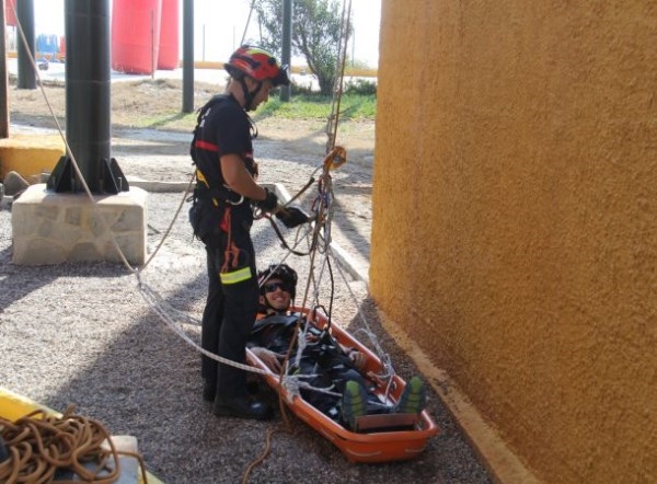 La Policía Local y Bomberos de Almuñécar celebran el sábado las III Jornadas Lúdico- Deportivas Solidarias