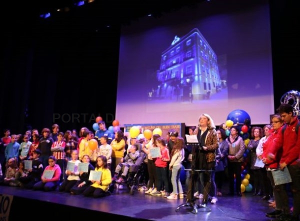 Unos 400 Alumnos de los centros educativos de Almuñécar celebraron el 30 Aniversario de la Derechos de la Infancia