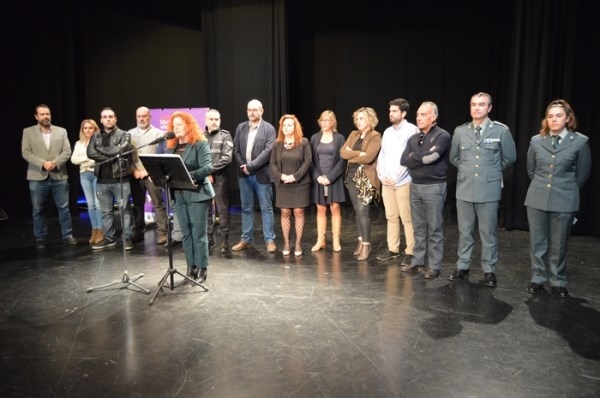 Salobreña recuerda y homenajea a las 51 mujeres asesinadas este año en el Día Internacional contra la Violencia de Género