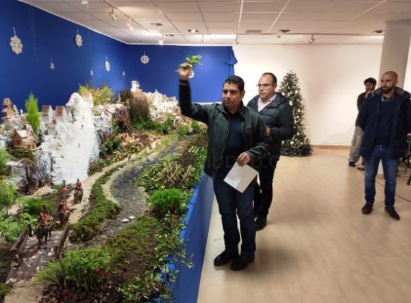 La Herradura inaugura su Belén Municipal y falla el Concurso Infantil de Postales Navideñas