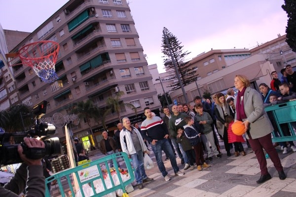 Los motrileños suman puntos practicando el deporte de la solidaridad