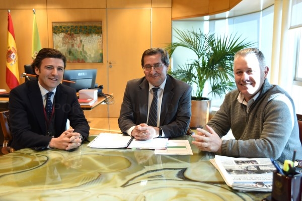 Entrena recibe al nuevo director del Consorcio de Transportes