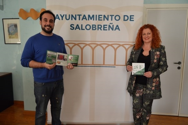 Música, baile y una paella solidaria para celebrar el Día de Andalucía en Salobreña