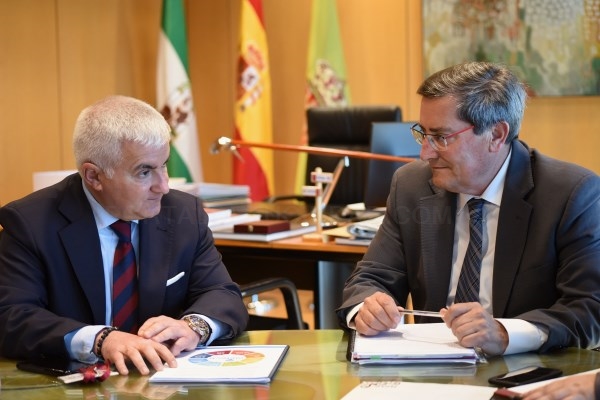 Visita a Diputación de los responsables de "On Granada