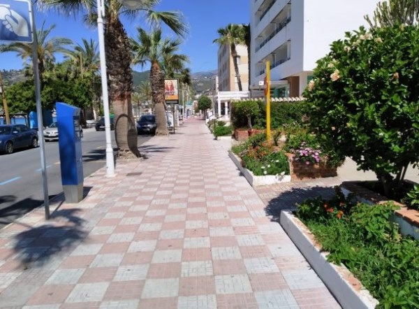 Este lunes se reanudan los trabajos de renovación de redes de abastecimiento y el acerado en el paseo de La Herradura