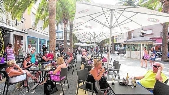 El Ayuntamiento de Motril aprueba el plan de reactivación de las terrazas en el municipio para la fase I de desescalada