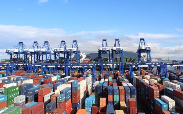 Las exportaciones bajan en marzo un 12,6% hasta los 2.625 millones por el Covid-19, con el agroalimentario como motor del sector exterior