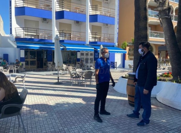 El Ayuntamiento de Almuñécar tramita más de 60 solicitudes de ampliación gratuita de terrazas en la vía pública
