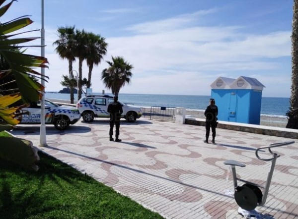 Almuñécar organiza hoy un dispositivo policial para controlar los accesos y vigilancia en las playas para la Noche de San Juan