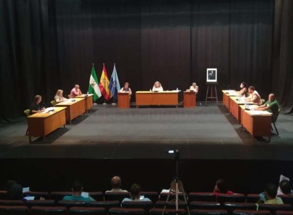 El Ayuntamiento de Almuñécar aprueba los pliegos para la concesiones de Transporte Urbano de Viajeros, la zona azul y el servicio de Ayuda a Domicilio