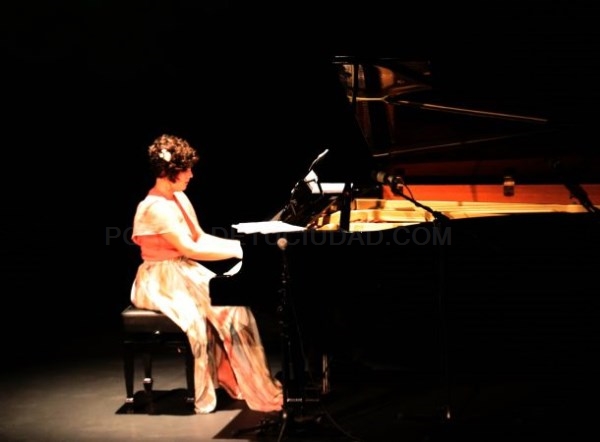 La pianista Paloma Herrero ofreció un bello concierto de reapertura de la Casa de la Cultura Almuñécar
