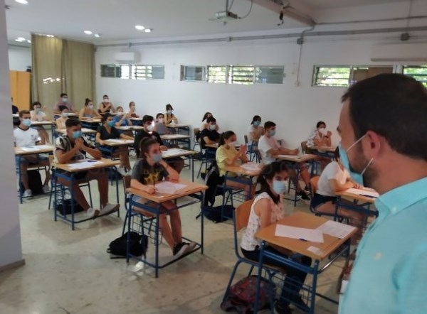 Casi un centenar de alumnos realizan los exámenes de acceso a la Universidad en Almuñécar