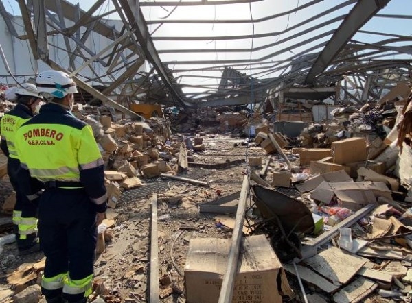 Bomberos andaluces que realizan labores de búsqueda en la capital libanesa descartan que existan personas con vida entre los escombros