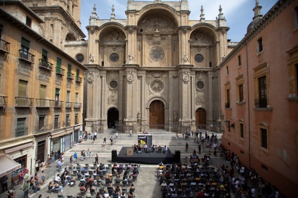 Más de 5.000 personas han disfruto con Milnoff del flamenco por las calles de Granada