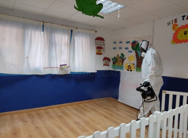 El Ayuntamiento de Almuñécar ha desinfectado el Centro Infantil de La Carrera donde se detectó un positivo en una alumna