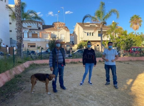 Almuñécar pretende habilitar un nuevo parque canino en la zona de San Cristóbal y contar con una nueva ordenanza sobre la tenencia de animales