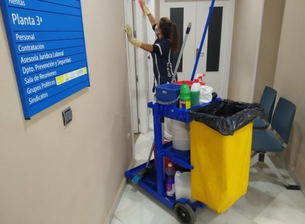 Almuñécar saca a concurso el Servicio de Limpieza de edificios e instalaciones municipales junto con colegios públicos y centros infantiles