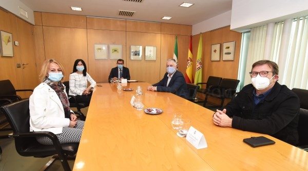 Diputación y Subdelegación de Gobierno firman un convenio para la inversión de   1,7 millones en la carretera El Turro-Cacín