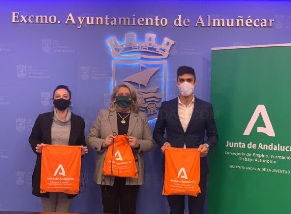 Ayuntamiento de Almuñécar y la Junta van a desarrollar distintas iniciativas de apoyo a la juventud en materia de empleo