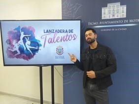 El Área de Juventud impulsa la ‘Lanzadera de Talentos’ que dirigirá el artista motrileño Javi Mota